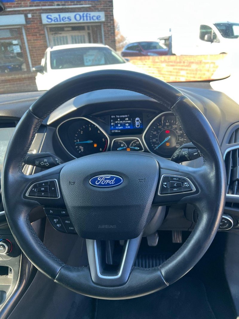 FORD FOCUS