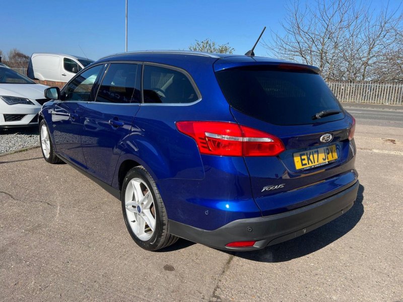 FORD FOCUS