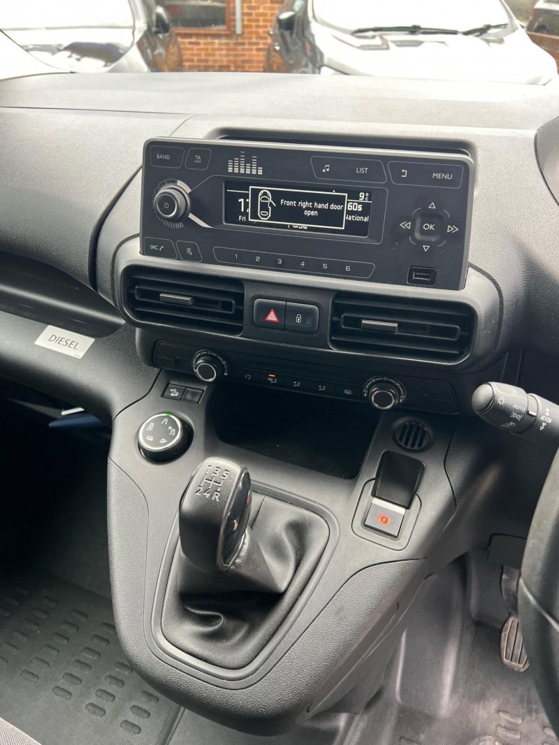 PEUGEOT PARTNER