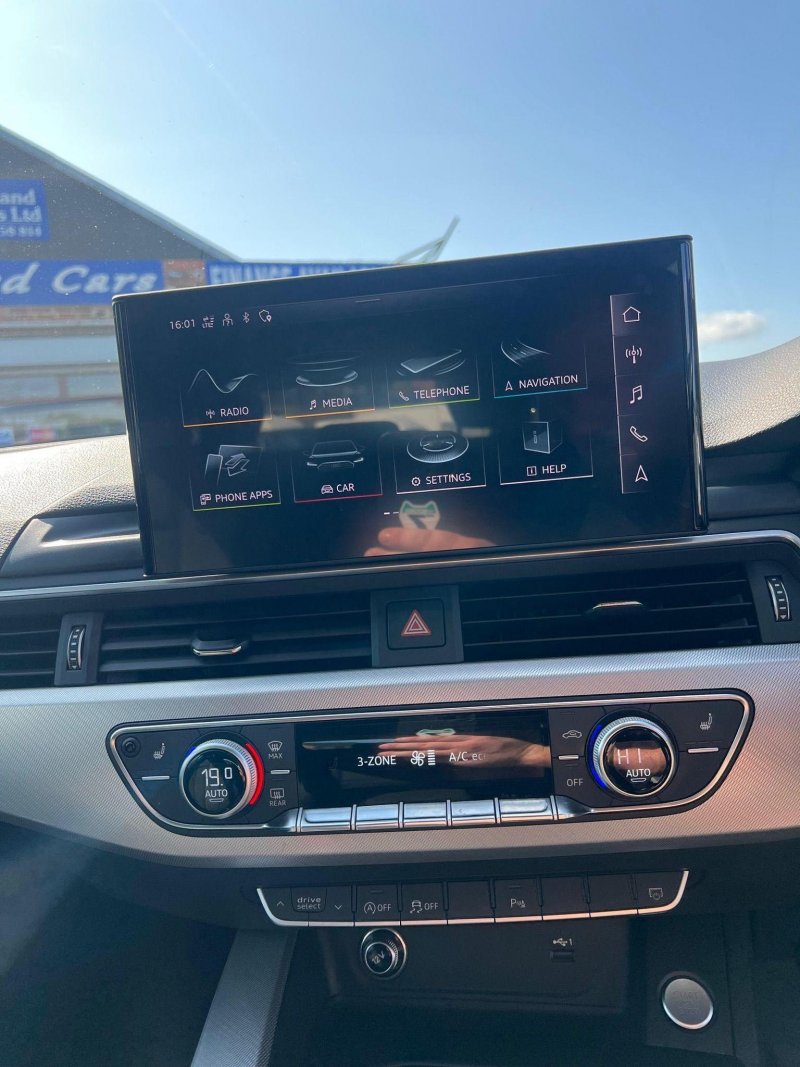 AUDI A4 AVANT