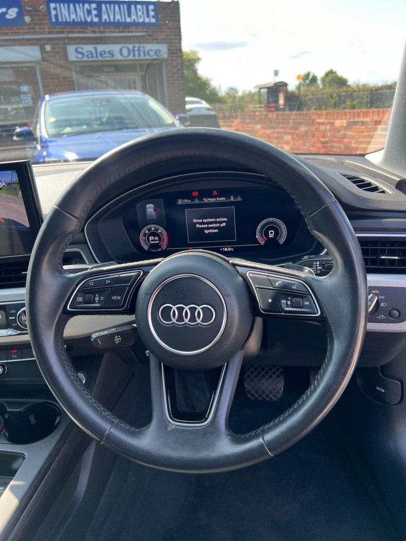 AUDI A4 AVANT