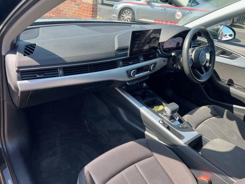 AUDI A4 AVANT